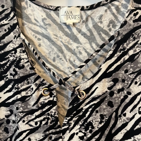 Ava James Zebra Print Wrap Top XL - Picture 2 of 5